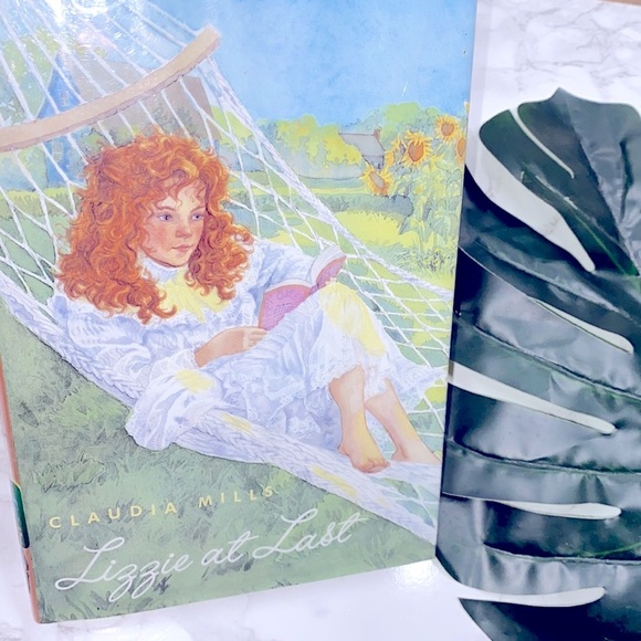 Lizzie at Last by Claudia Mills hardback book - Picture 1 of 5